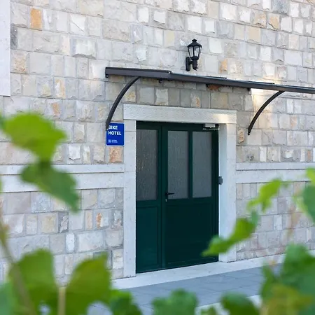 Sveti Kriz 4* Arbanija
