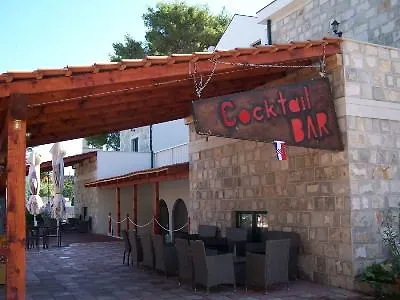 מלון Sveti Kriz
