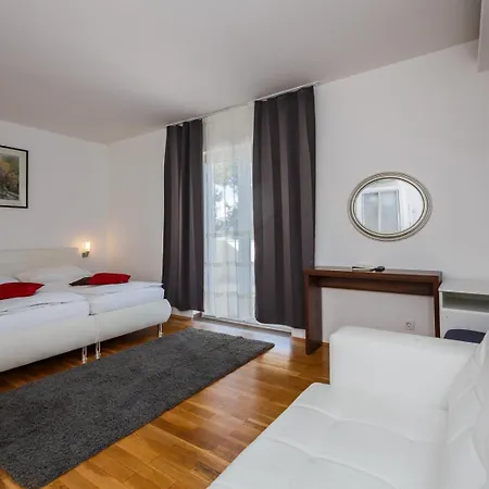 Sveti Kriz Ξενοδοχείο 4*